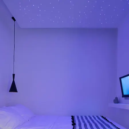 아로마 스위트 아파트 *